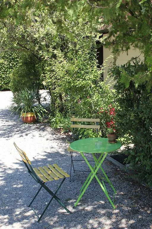 ** Hotel L'Auberge Des Collines Granges-les-Beaumont Frankrijk