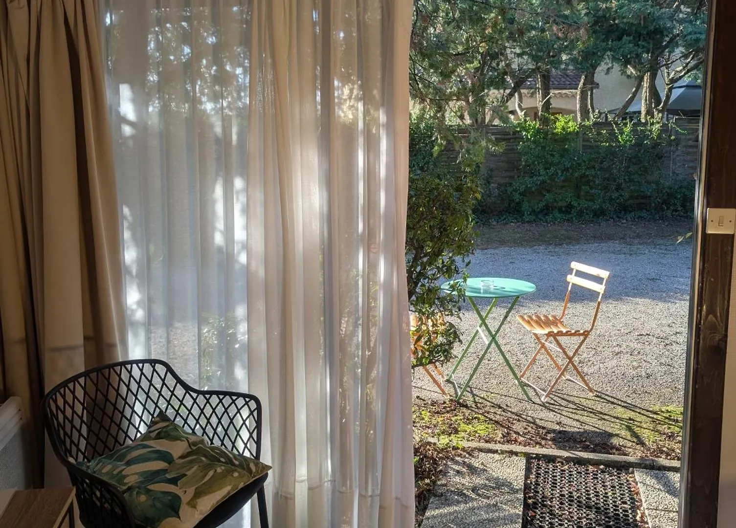L'Auberge Des Collines Granges-les-Beaumont 2*,